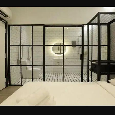 Z Hotel Ara Damansara, Lrt, Mall, Airport Petaling Jaya Bagian luar foto