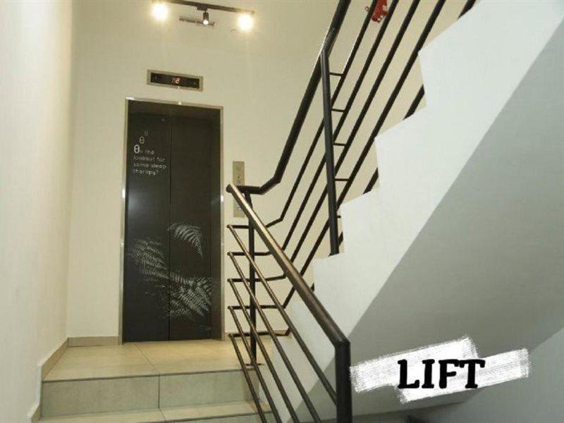 Z Hotel Ara Damansara, Lrt, Mall, Airport Petaling Jaya Bagian luar foto